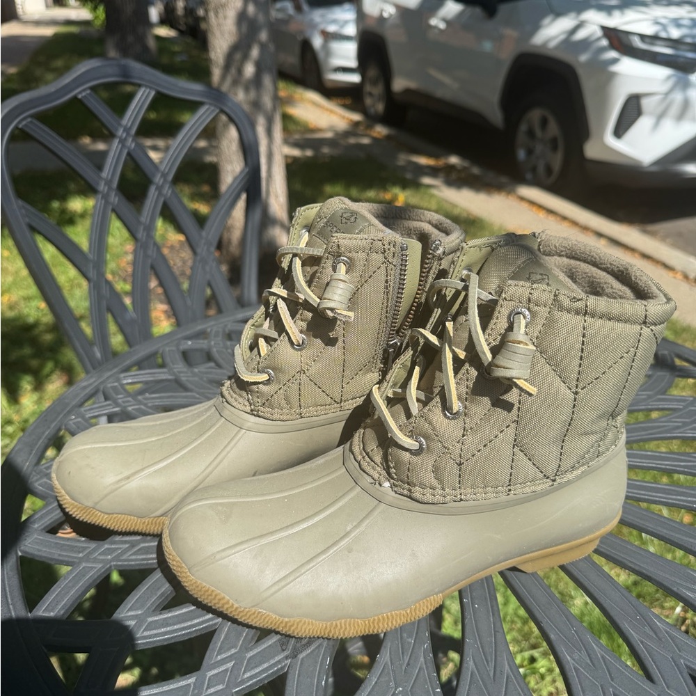 Sperry Womens Quilted Olive Boots